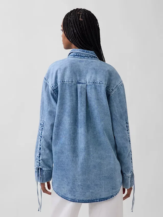 Ultrweiches Denim-Hemd in Oversize-Passform mit gerafften Ärmeln