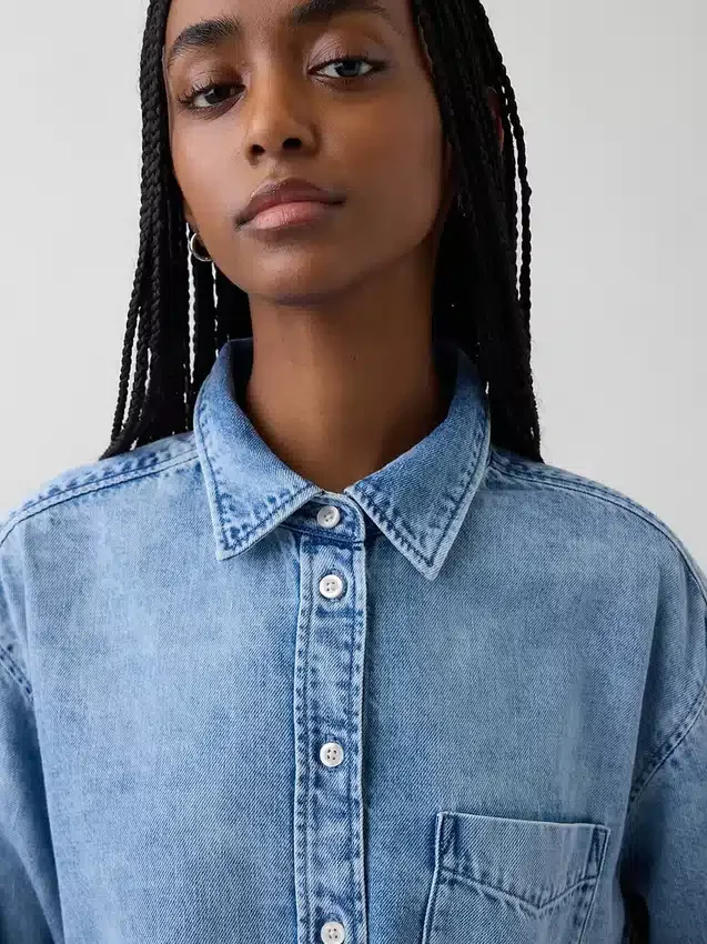 Ultrweiches Denim-Hemd in Oversize-Passform mit gerafften Ärmeln