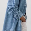 Ultrweiches Denim-Hemd in Oversize-Passform mit gerafften Ärmeln