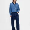 Ultrweiches Oversize-Hemd aus Denim mit geradem Saum und verkürzter Länge