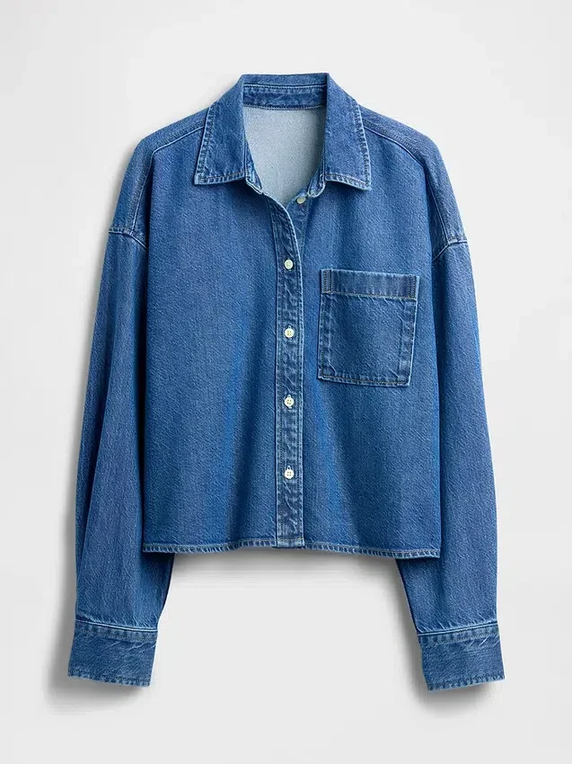 Ultrweiches Oversize-Hemd aus Denim mit geradem Saum und verkürzter Länge