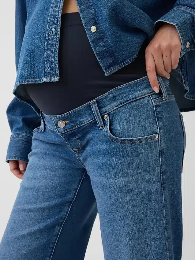 Umstandsmode-Jeans mit durchgehendem Einsatz und weitem Bein