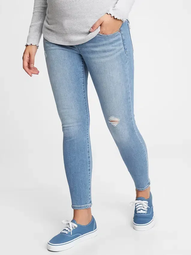 Umstandsmode-Jeans mit echtem Bund, durchgehendem Einsatz und abgenutzten Details, Skinny-Schnitt, Knöchellang