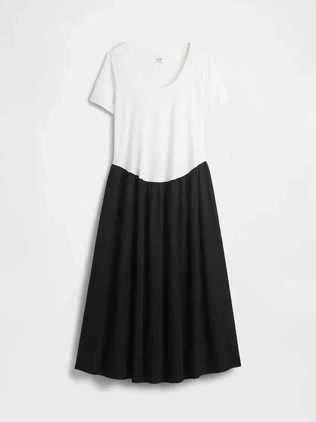 Umstandsmode-Kleid aus verschiedenen Materialien mit tief sitzender Taille