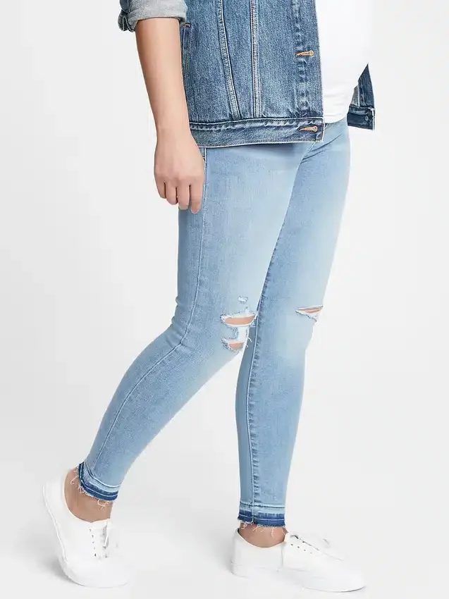 Umstandsmode-Leggings-Jeans mit durchgehendem Einsatz und Destroyed-Effekt