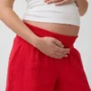 Umstandsshorts mit Bauchfreiraum