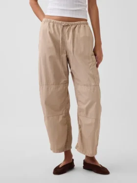Utility-Hose mit mittlerer Leibhöhe aus Twill und weitem Bein