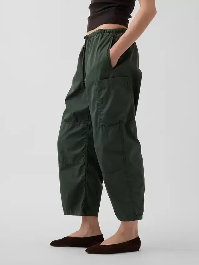 Utility-Hose mit mittlerer Leibhöhe aus Twill und weitem Bein