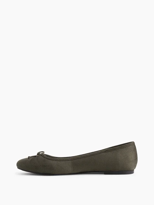 Vegane Ballerinas aus Wildleder