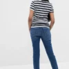 Vintage-Slim-Jeans für Umstandsmode mit durchgehendem Einsatz