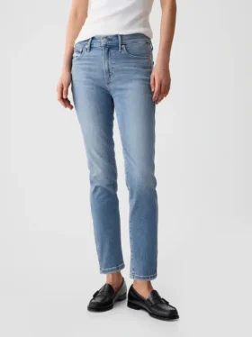 Vintage-Slim-Jeans mit mittlerer Leibhöhe und gespaltenem Saum