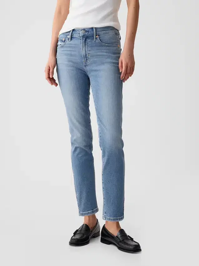 Vintage-Slim-Jeans mit mittlerer Leibhöhe und gespaltenem Saum