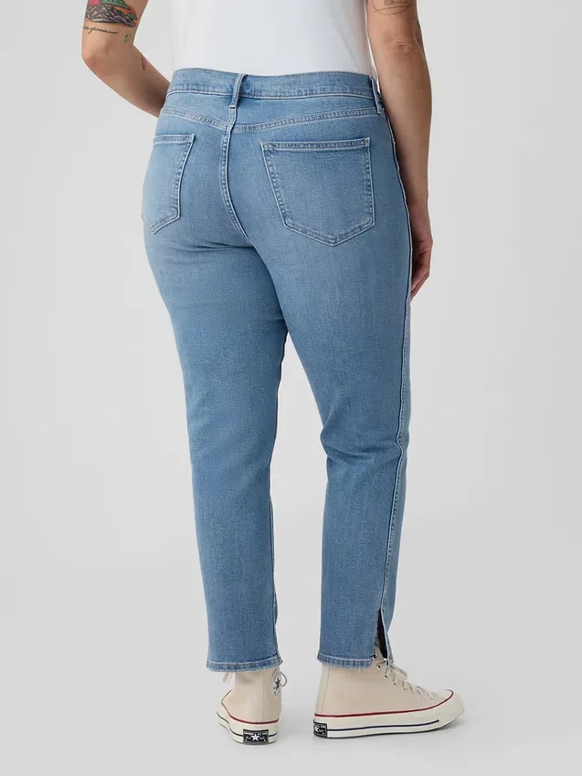 Vintage-Slim-Jeans mit mittlerer Leibhöhe und gespaltenem Saum