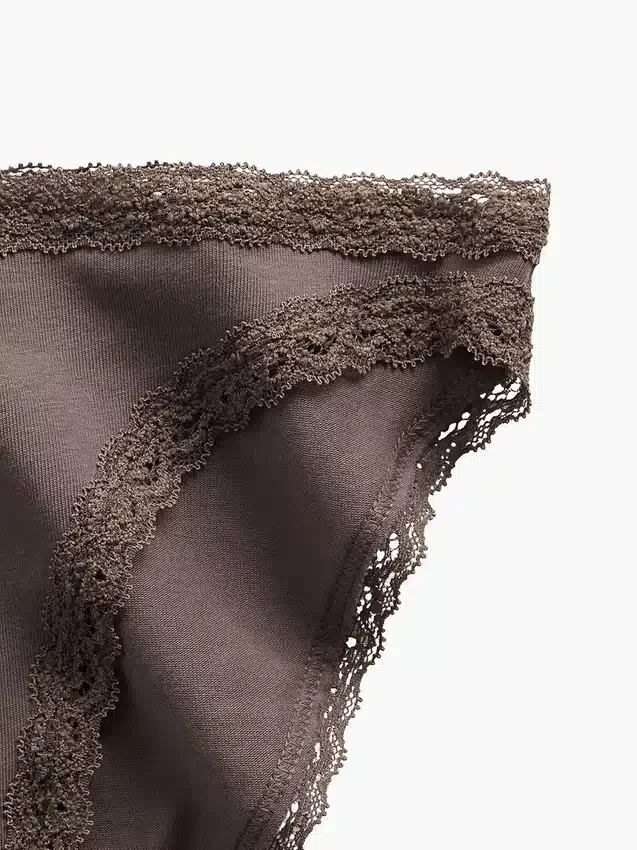 Weichster Bikini aus Bio-Stretch-Baumwolle mit Spitzenbesatz