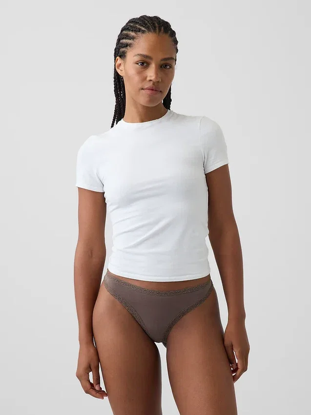 Weichster String aus Bio-Stretch-Baumwolle mit Spitzenbesatz