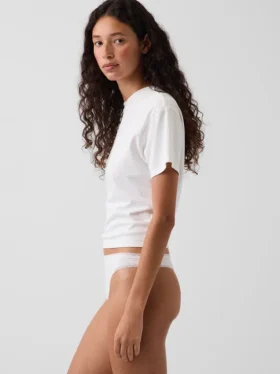 Weichster String aus Bio-Stretch-Baumwolle mit Spitzenbesatz