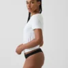 Weichster String aus Bio-Stretch-Baumwolle mit Spitzenbesatz
