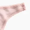 Weichster String aus Bio-Stretch-Baumwolle mit Spitzenbesatz