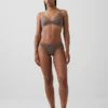 Weichster String aus Bio-Stretch-Baumwolle mit Spitzenbesatz